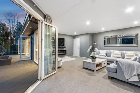 Photo of property in 2/24c Bowenvale Avenue, Cashmere, Christchurch, 8022