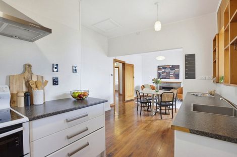 Photo of property in 121 The Ridgeway, Mornington, Wellington, 6021