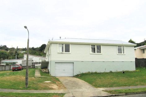 Photo of property in 32 Edelweiss Grove, Timberlea, Upper Hutt, 5018