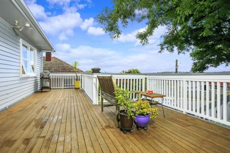 Photo of property in 6 Japonica Drive, Beach Haven, Auckland, 0626