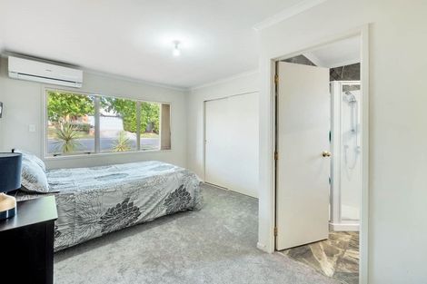 Photo of property in 7 Bibury Avenue, Henderson, Auckland, 0612