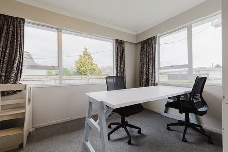Photo of property in 53 Maxwells Line, Awapuni, Palmerston North, 4412