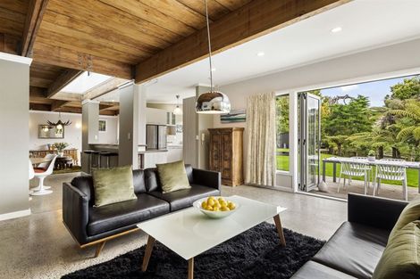 Photo of property in 890 Beach Road, Waiake, Auckland, 0630