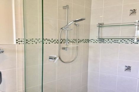 Photo of property in 18 Stottholm Road, Titirangi, Auckland, 0604