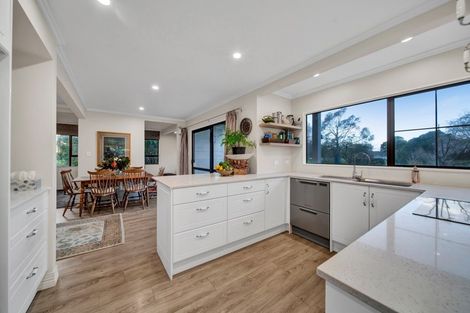 Photo of property in 48 Kairau Road West, Sentry Hill, New Plymouth, 4373