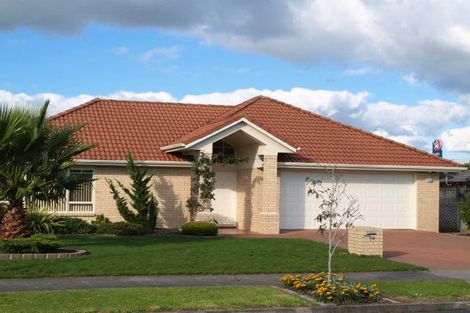 Photo of property in 94 Bob Charles Drive, Golflands, Auckland, 2013