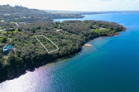 Photo of property in 77 Parawera Drive, Acacia Bay, Taupo, 3330