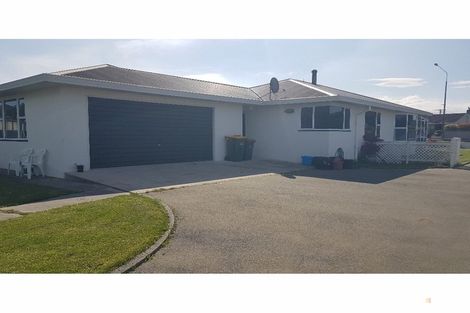 Photo of property in 19 Timaru Road, Waimate, 7924