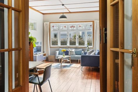 Photo of property in 39 Dee Street, Island Bay, Wellington, 6023