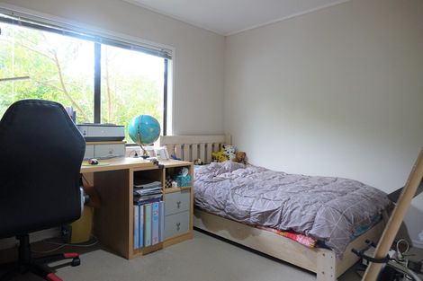 Photo of property in 242a East Coast Road, Forrest Hill, Auckland, 0620