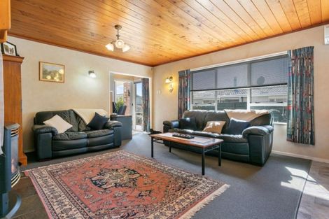 Photo of property in 321 Shakespeare Street, Leamington, Cambridge, 3432