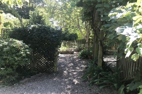 Photo of property in 60 Taylor Terrace, Tawa, Wellington, 5028