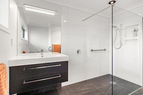 Photo of property in 95a Muricata Avenue, Mount Maunganui, 3116