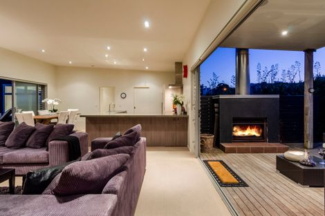 Photo of property in 22 Wonderview Road, Leigh, 0985