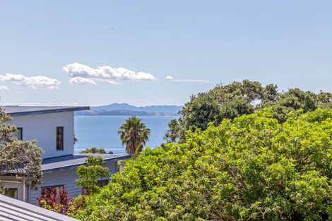 Photo of property in 1394 Whangaparaoa Road, Army Bay, Whangaparaoa, 0930