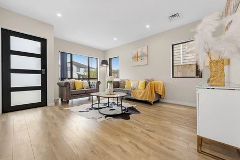 Photo of property in 20 Tinaku Road, Flat Bush, Auckland, 2019