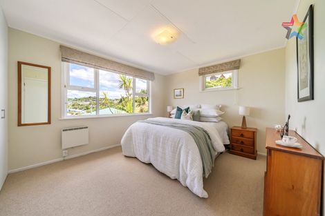 Photo of property in 239 Dowse Drive, Maungaraki, Lower Hutt, 5010