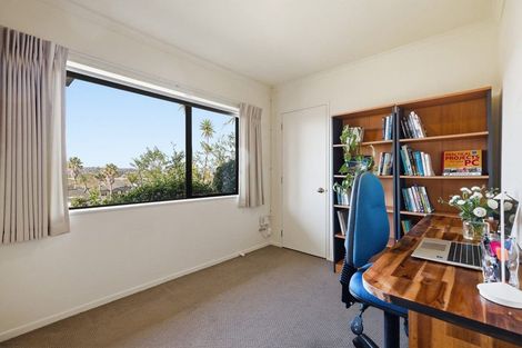 Photo of property in 5 Rose Court, Orewa, 0931