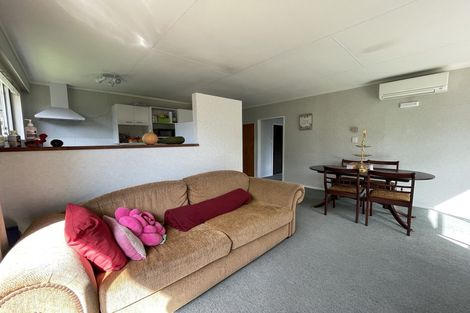 Photo of property in 35a Pehi Kupa Street, Waikanae, 5036