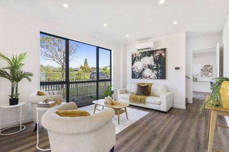 Photo of property in 24a Tamaki Bay Drive, Pakuranga, Auckland, 2010