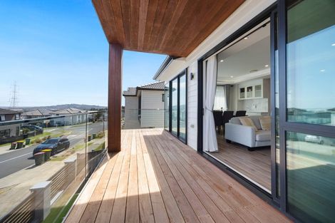 Photo of property in 2 Drumnaconagher Road, Flat Bush, Auckland, 2019