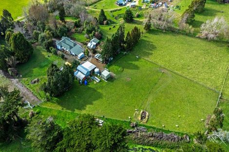 Photo of property in 96 Alfredton Road, Eketahuna, 4900