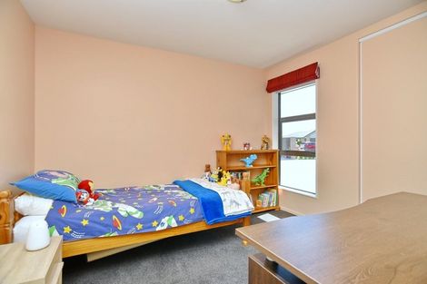 Photo of property in 16 Beech Drive, Rangiora, 7400