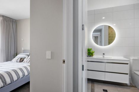 Photo of property in 203/86 Alpha Street, Cambridge, 3434