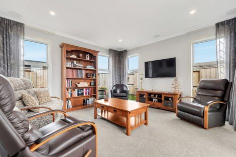 Photo of property in 43 Excelsa Place, Papamoa Beach, Papamoa, 3118