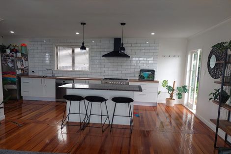 Photo of property in 5 Keats Place, Blockhouse Bay, Auckland, 0600