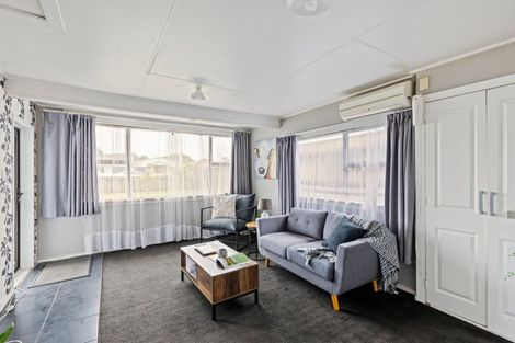 Photo of property in 69 Domett Street, Waitara, 4320