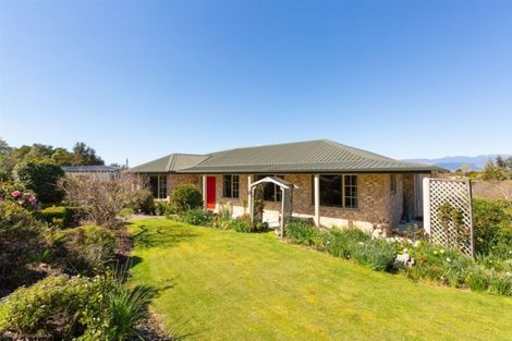 Photo of property in 10 Coutts Place, Mapua, 7005