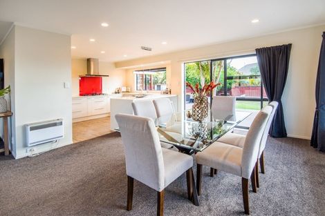 Photo of property in 36 Wairere Road, The Gardens, Auckland, 2105