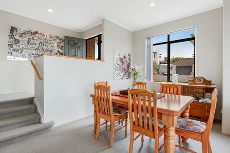 Photo of property in 4 Kingtide Place, Red Beach, 0932