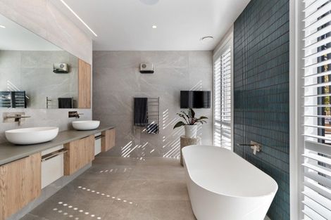 Photo of property in 14 Deans Drive, Wanaka, 9305