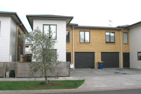 Photo of property in 5 Verdale Circle, Glen Eden, Auckland, 0602