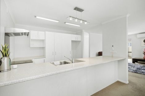 Photo of property in 3a Savage Crescent, Upper Hutt Central, Upper Hutt, 5018