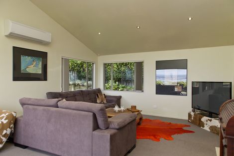 Photo of property in 6/92 Wakeman Road, Acacia Bay, Taupo, 3330