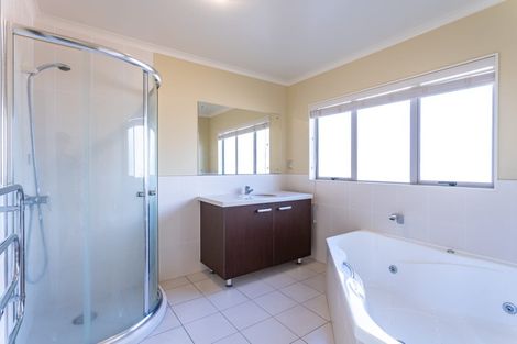 Photo of property in 3a Sorrel Crescent, Bucklands Beach, Auckland, 2012