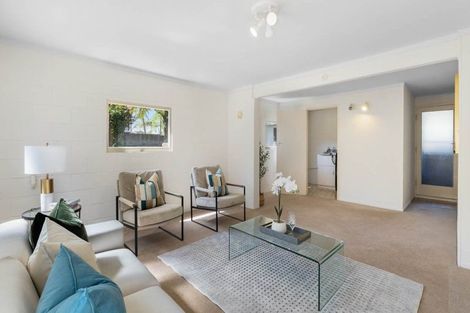 Photo of property in 7 Munstead Place, Hillcrest, Auckland, 0627