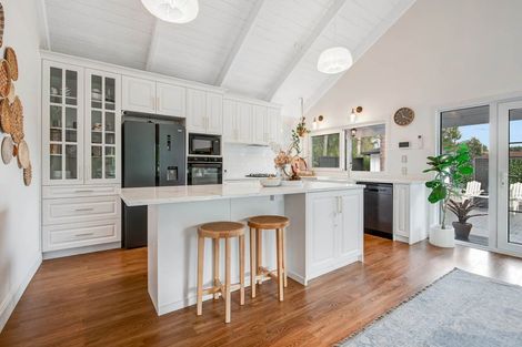 Photo of property in 61 Brian Crescent, Stanmore Bay, Whangaparaoa, 0932