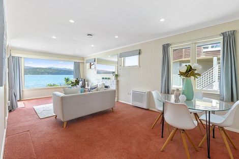 Photo of property in 283 Karaka Bay Road, Karaka Bays, Wellington, 6022