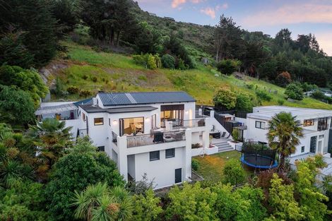 Photo of property in 10a Dalefield Drive, Cashmere, Christchurch, 8022