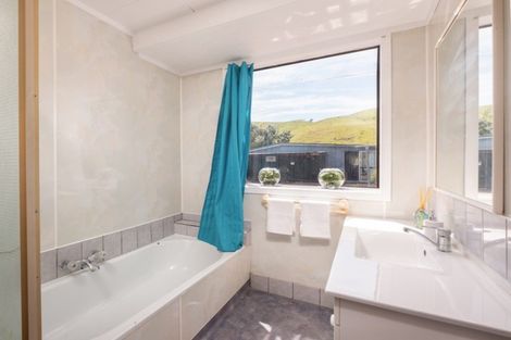 Photo of property in 57 Lyell Road, Outer Kaiti, Gisborne, 4010