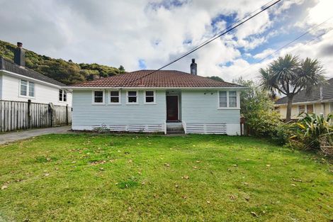 Photo of property in 18 Boyd Grove, Naenae, Lower Hutt, 5011