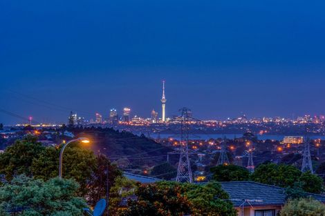 Photo of property in 16 Frosses Place, Massey, Auckland, 0614