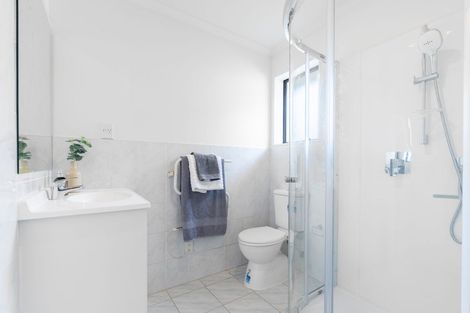 Photo of property in 14 Cade Place, Weymouth, Auckland, 2103