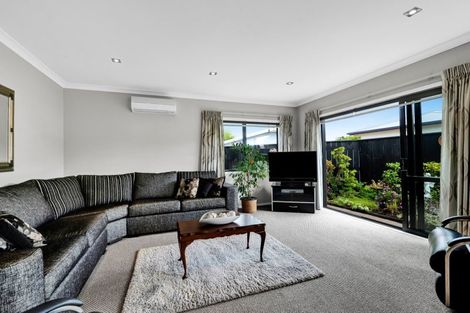 Photo of property in 1/276 Mangorei Road, Merrilands, New Plymouth, 4312