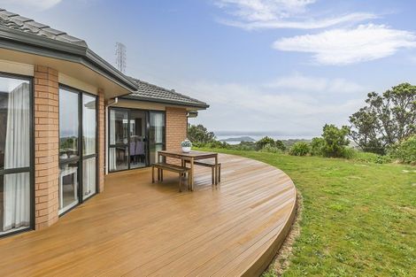 Photo of property in 52 Miles Crescent, Newlands, Wellington, 6037