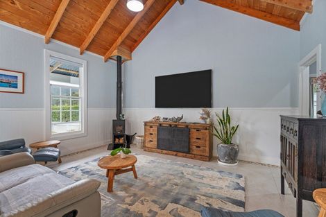 Photo of property in 17 Cemetery Road, Kuaotunu, Whitianga, 3592